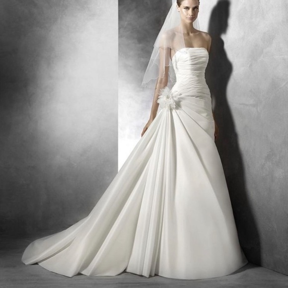 Pronovias Dresses & Skirts - Pronovias Semilla Wedding Dress Off White 100% Silk USA Size 6 Beautiful